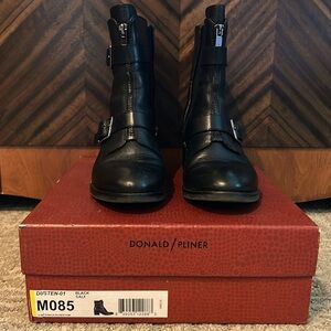 Donald Pliner Bootie